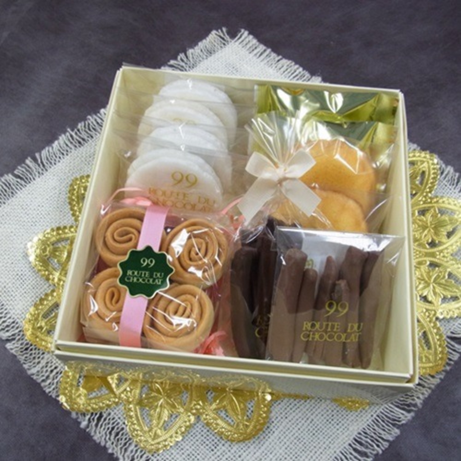 母の日の贈り物に【チョコレート・焼菓子お詰め合わせ】（B）