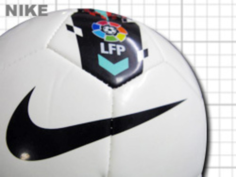 Nike リーガ エスパニョーラ 試合球レプリカ 5号球 Okaフットボール