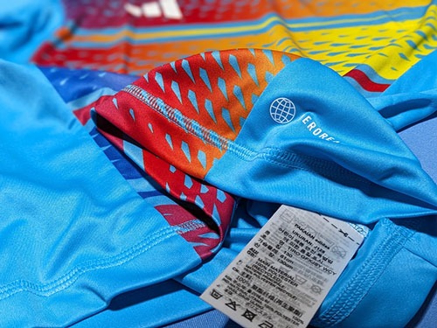 サッカーユニフォーム・TIRO23 ティロ23　グラフィックジャージ　水色　ジュニアサイズ　adidas　【メール便送料無料】】