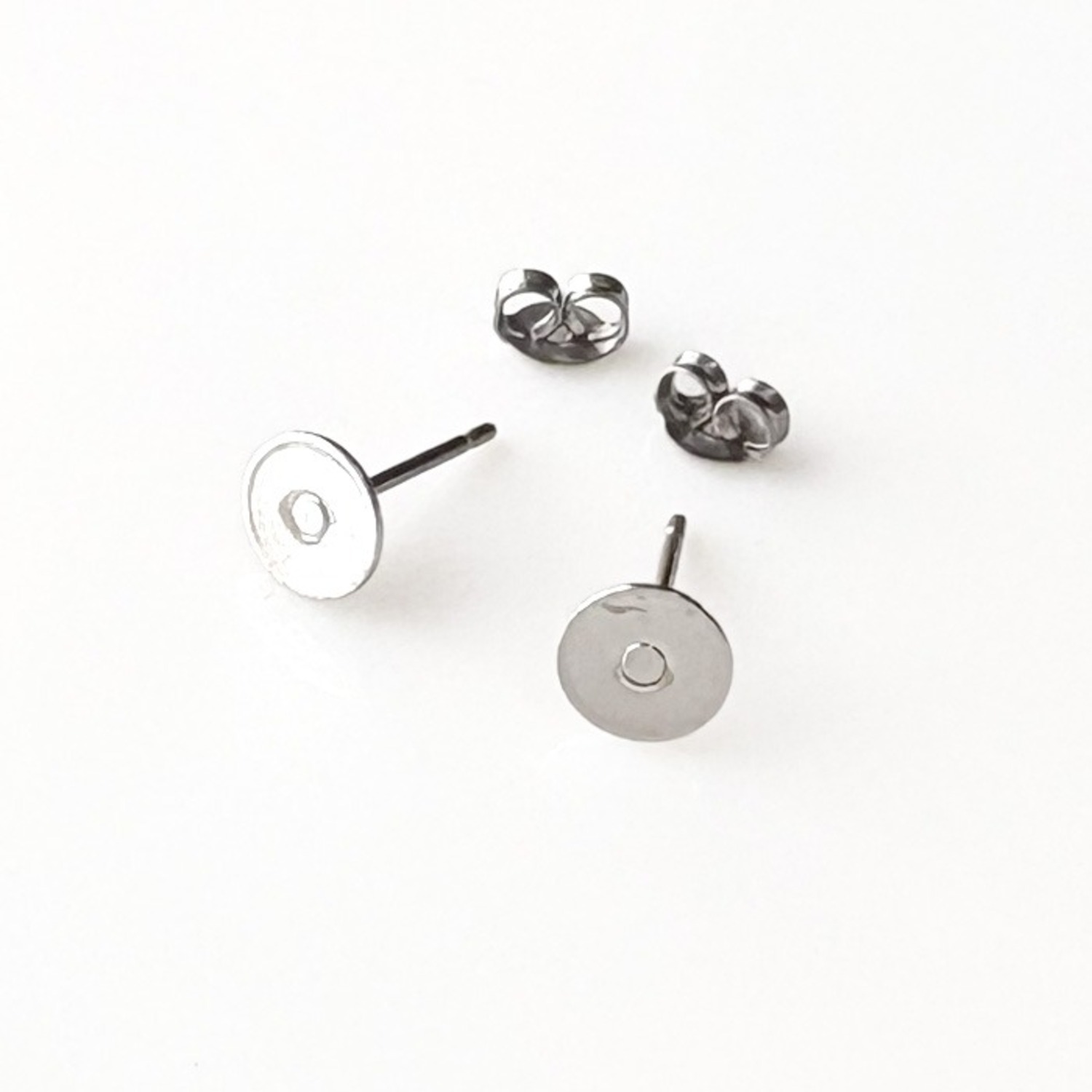 チタンピアス 丸皿6mm 1ペア