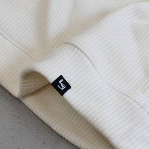 【LiSS】FAKE CORDUROY HIGH NECK SWEAT