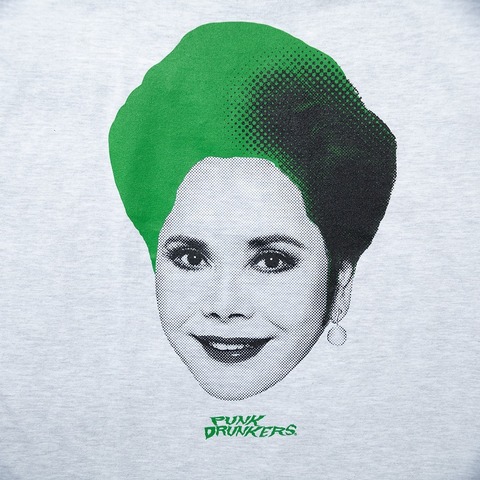 【PUNK DRUNKERSxデヴィ・スカルノ】カラフルヘアー夫人TEE