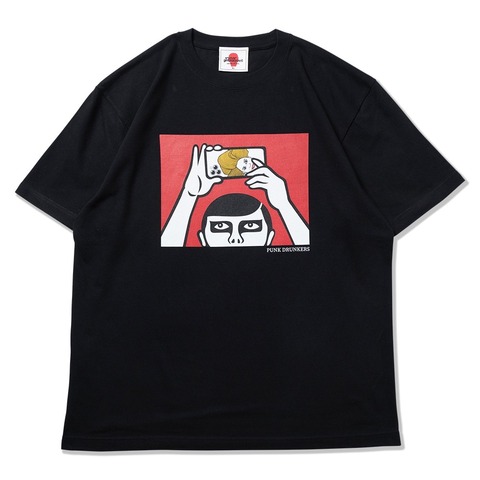 【PUNK DRUNKERSxデヴィ・スカルノ】アイツのスマホに夫人TEE