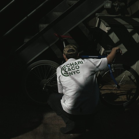 【CHARI＆CO】PHYSICAL LOGO ON BACK TEE