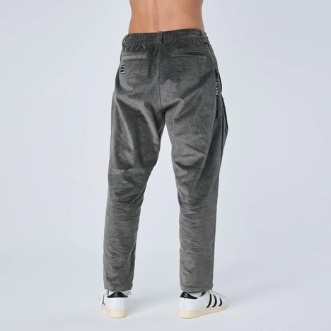 XP-CODE4 ストレッチコーデュロイパンツ ＜ NO TARGET