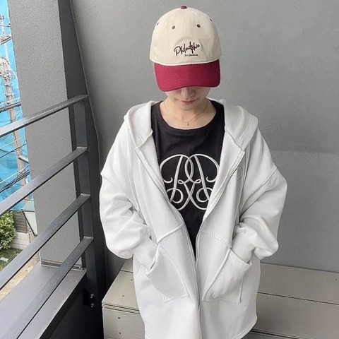 【TCB】Cursive Logo Cap