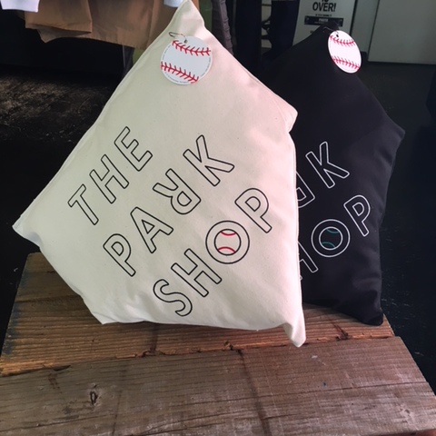 【SALE30％OFF★THE PARK SHOP】 HOMEBASE CUSHION (BLACK)