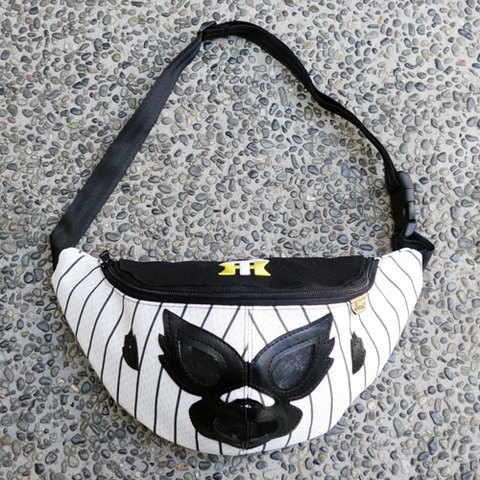 【HAOMING】×阪神タイガース MASK HIP BAG