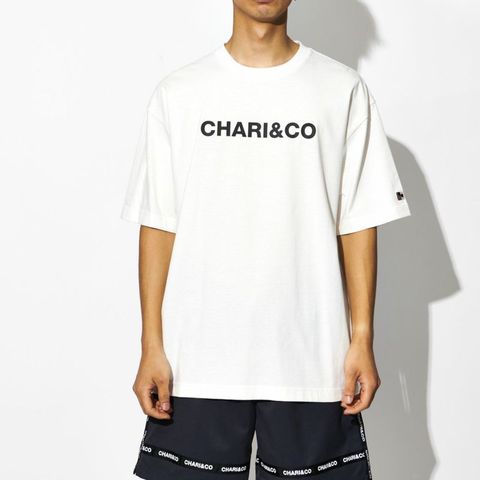 【CHARI＆CO】BOLD LOGO FLAG TEE