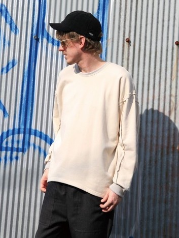 【quolt】OFF-SLEEVE SWEAT