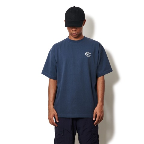 【CHARI＆CO】CORE CHEST OG SCRIPT LOGO TEE