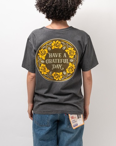 【HAVE A GRATEFUL DAY】T-SHIRT -DOILY LOGO