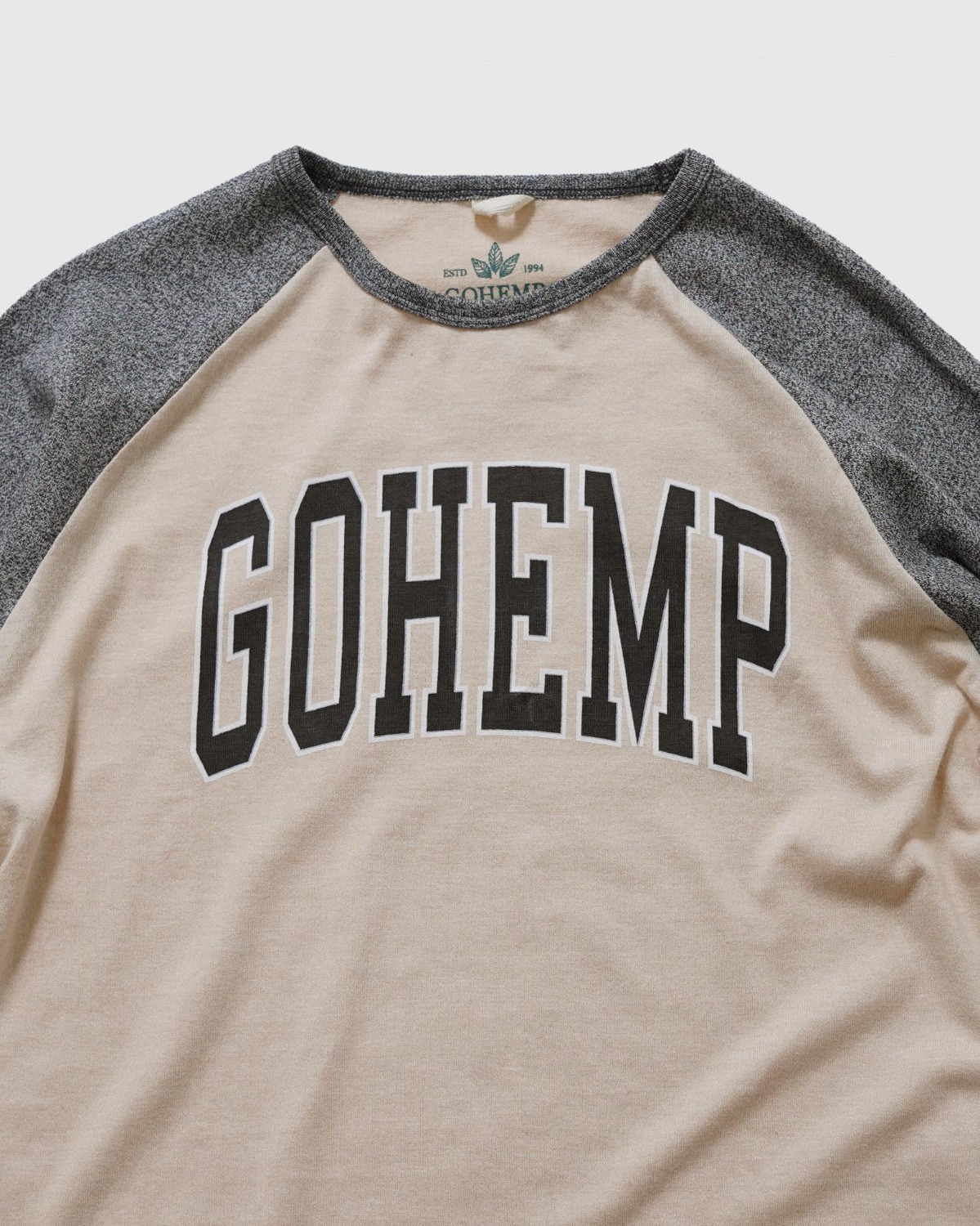 【GOHEMP】COLLAGE LOGO BASEBALL TEE