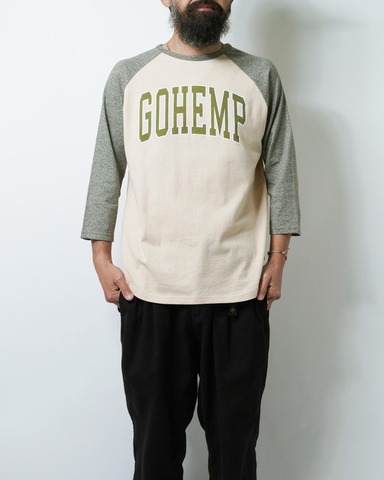 【GOHEMP】COLLAGE LOGO BASEBALL TEE