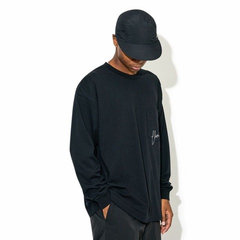 【CHARI＆CO】EMBROIDERY SCRIPT ON PKT L/S TEE