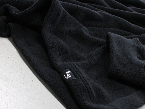 【LiSS】STRETCH FLEECE MOCKNECK CUTSEW