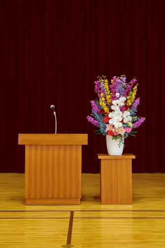 光触媒造花壇上花819の設置イメージ画像（体育館）