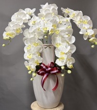 花下へ名札付きの光触媒造花胡蝶蘭type2・ラージ5本立ち・花台SPのイメージ画像