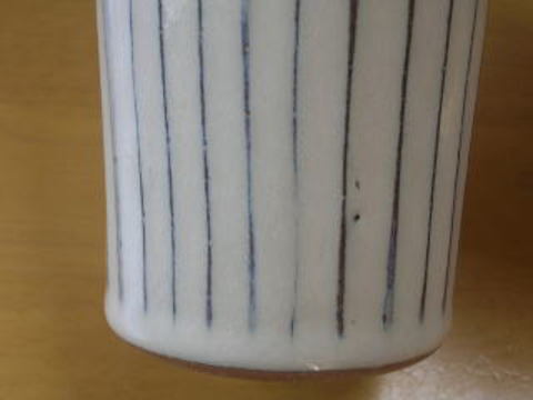 信楽焼　炎の味窯　白釉彫酎ハイカップ