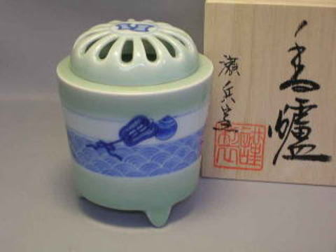 伊万里焼　瀬兵窯　鍋島青磁宝尽くし　香炉