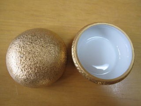 波佐見焼　重山陶器　マカロン金彩丸珍味入れ