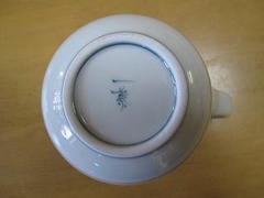 三川内焼　嘉泉窯　菊（赤）マグカップ