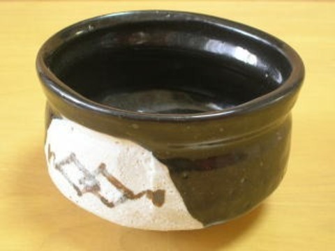 瀬戸焼　山口正悟作　黒織部抹茶碗