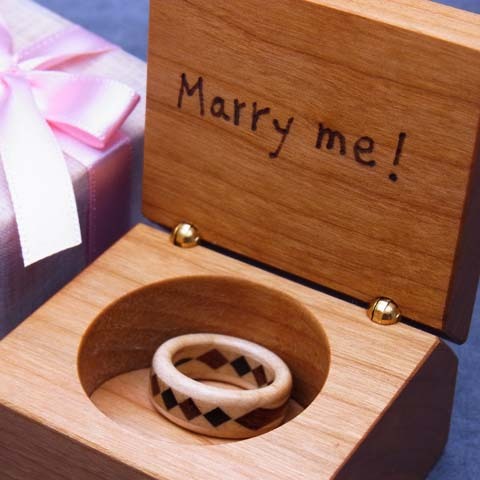 木の指輪　プロポーズ