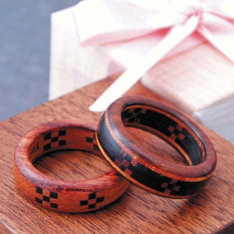 木の指輪屋さん　木の指輪　木婚式　金属アレルギー