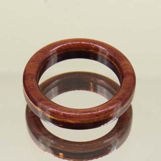 金属アレルギー　木製指輪